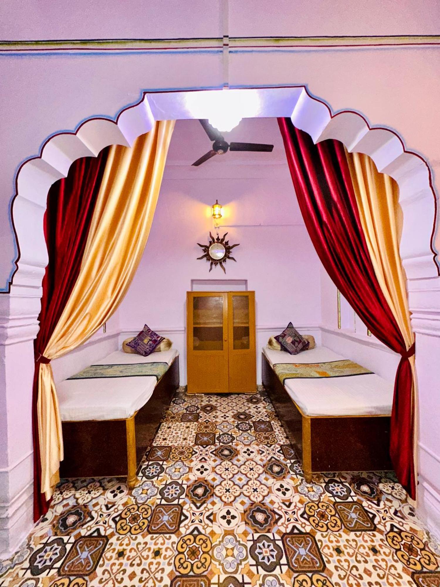 Hotel Kota Kunj Heritage Pushkar Ngoại thất bức ảnh
